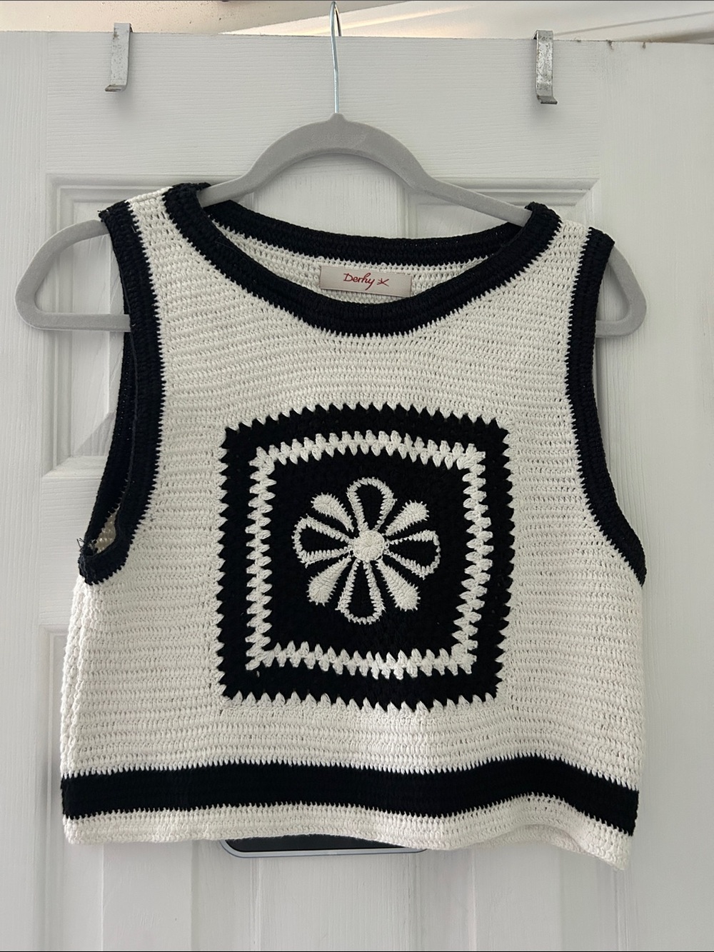 Darby K Black & White Crocheted Floral Tank Sweater